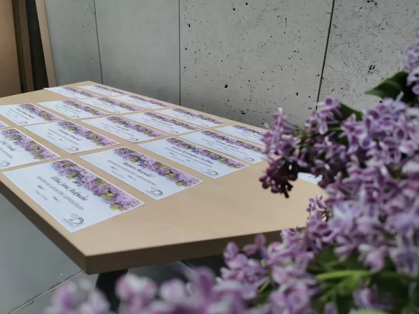 Ieejas kartes absolventiem , lai tiktos ar saviem "skolotājiem"'