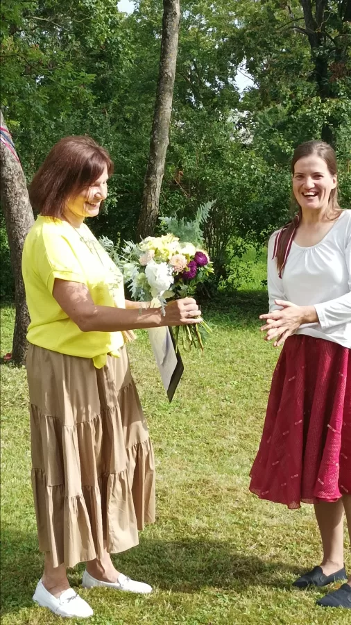 Akaistais ziedu pušķis no Antras Kārklas - pasākuma iniciatores!